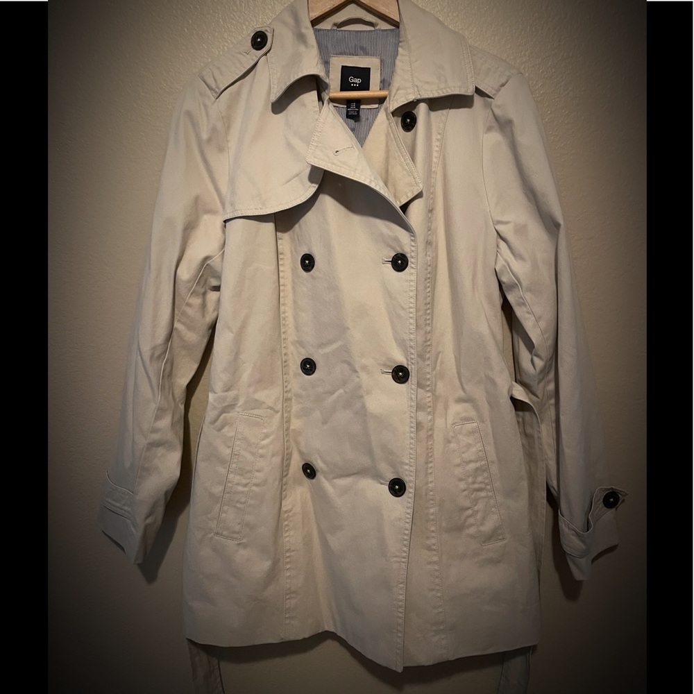 Still new with tags! Gap raincoat size Medium